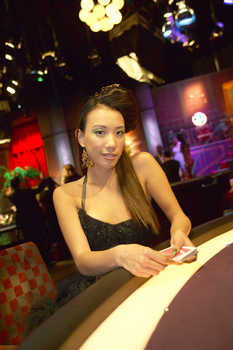 File:Casinocasino2 dealer.jpg